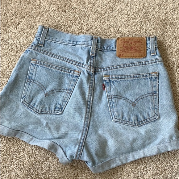 Levi’s Jean shorts - Picture 2 of 4